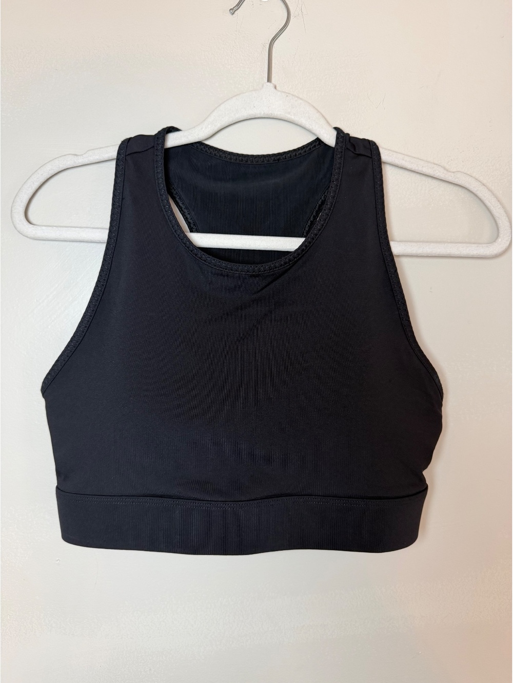 Fabletics Black Racerback Sports Bra with Removable Pads Size Medium